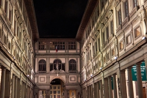 Uffizi Gallery Museum Courtyard Picture