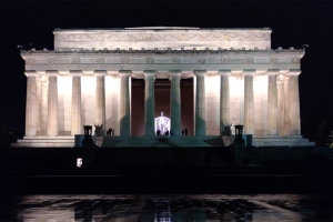 Lincoln Memorial at Night Picture