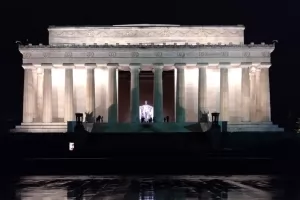The Lincoln Memorial building at night.
